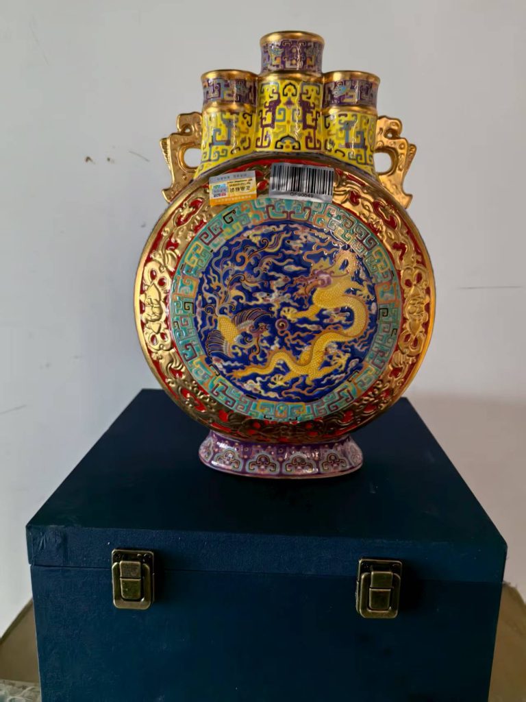 图片[1]华茂艺术品交易平台景泰蓝珐琅彩瓷瓶华茂艺术品交易平台华茂艺术全球交易平台