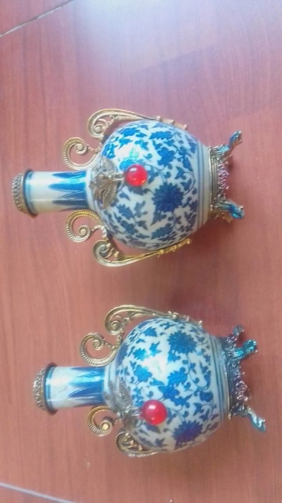 图片[1]华茂艺术品交易平台青花瓷瓶华茂艺术品交易平台华茂艺术全球交易平台
