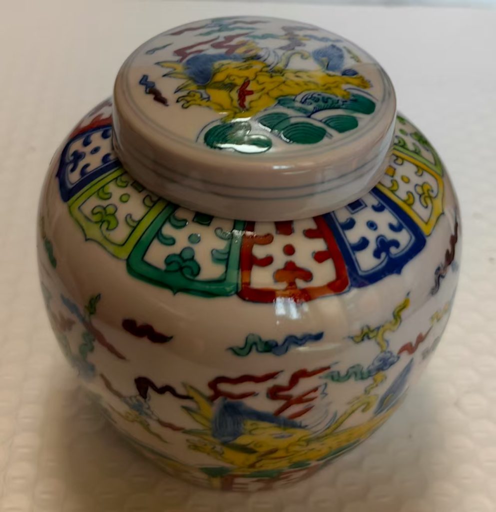 图片[1]华茂艺术品交易平台大明成化釉上彩花纹海浪龙纹天字罐华茂艺术品交易平台华茂艺术全球交易平台